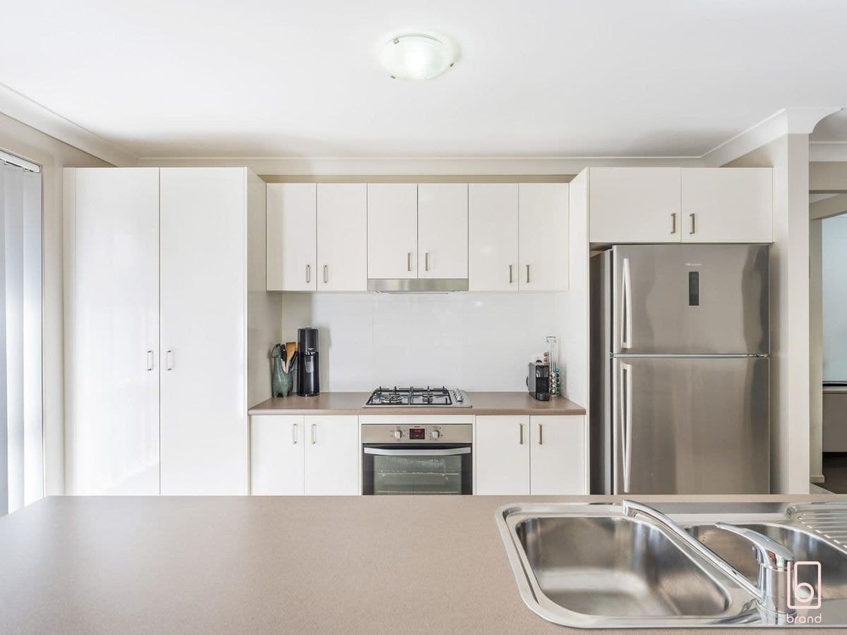 8 Oakmont Place, WOONGARRAH, Woongarrah - Thumbnail 3