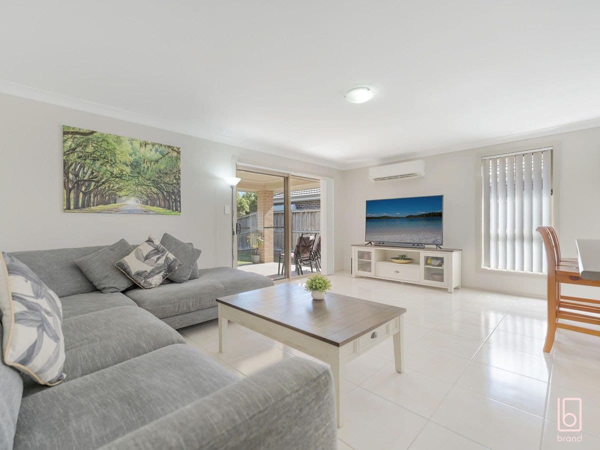 8 Oakmont Place, WOONGARRAH, Woongarrah - Thumbnail 4
