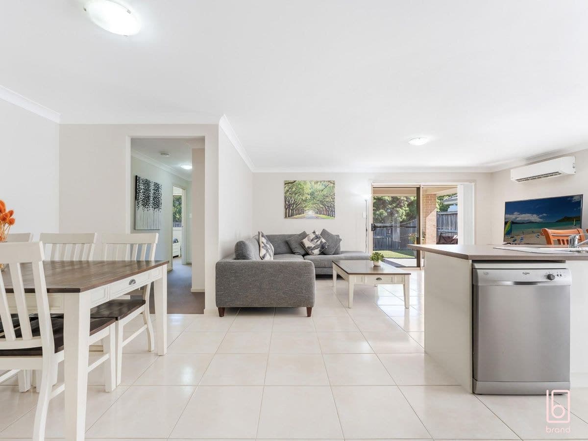 8 Oakmont Place, WOONGARRAH, Woongarrah - Thumbnail 5