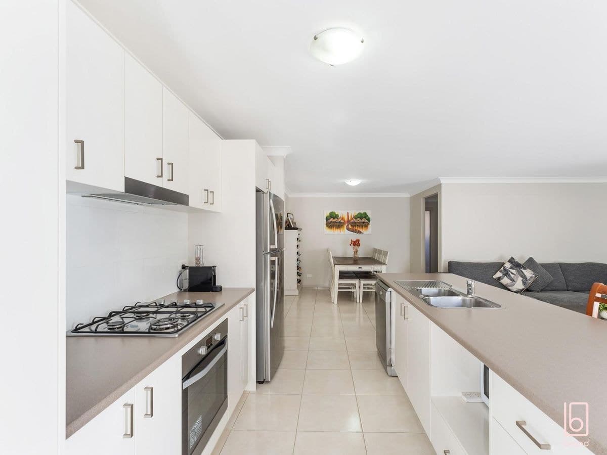 8 Oakmont Place, WOONGARRAH, Woongarrah - Thumbnail 8