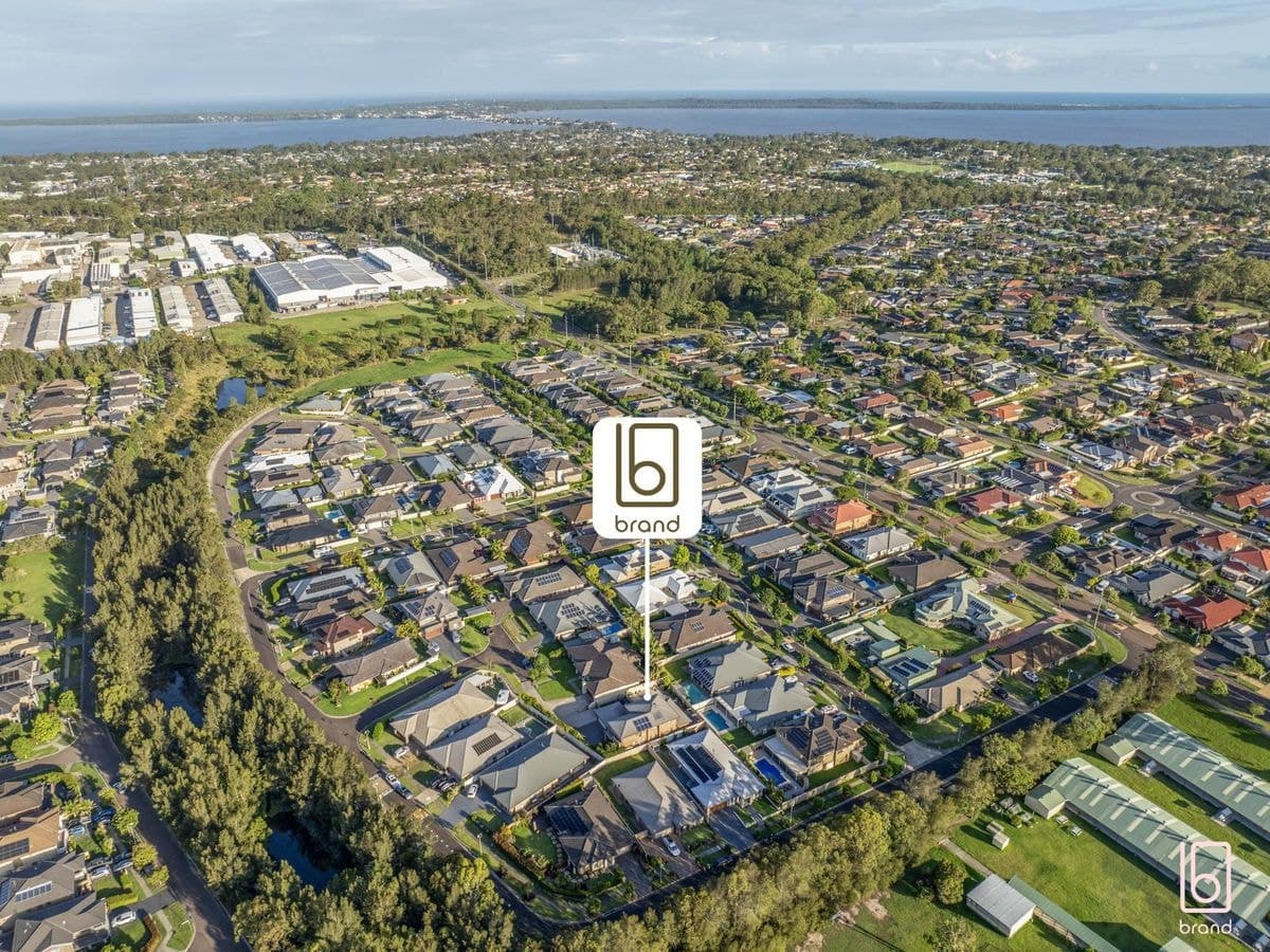6 Curlew Place, WOONGARRAH, Woongarrah - Image 1