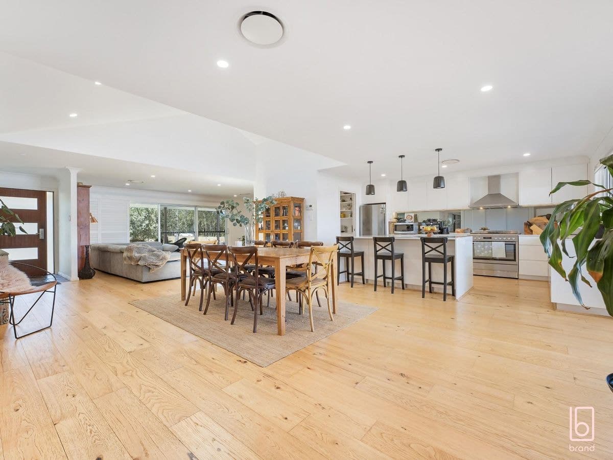 5 Leslie Avenue, LAKE MUNMORAH, Lake Munmorah - Thumbnail 5