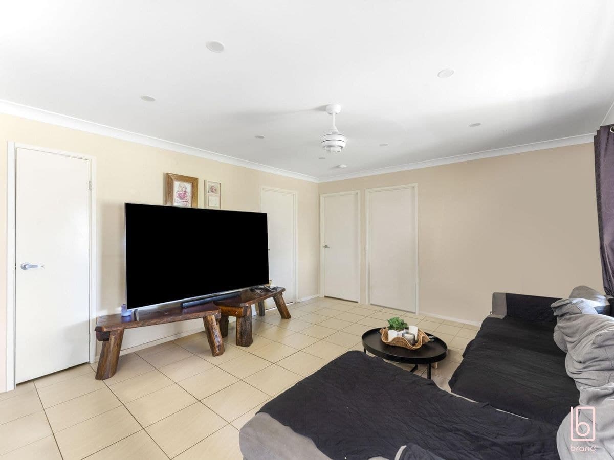 44 Charmian Crescent, WATANOBBI, Watanobbi - Thumbnail 7