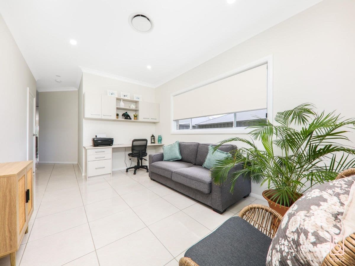 7A Durian Street, WADALBA, Wadalba - Thumbnail 4