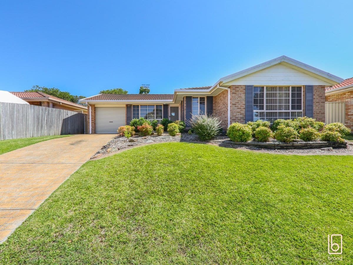 4 Elm Place, BLUE HAVEN, Blue Haven - Thumbnail 3