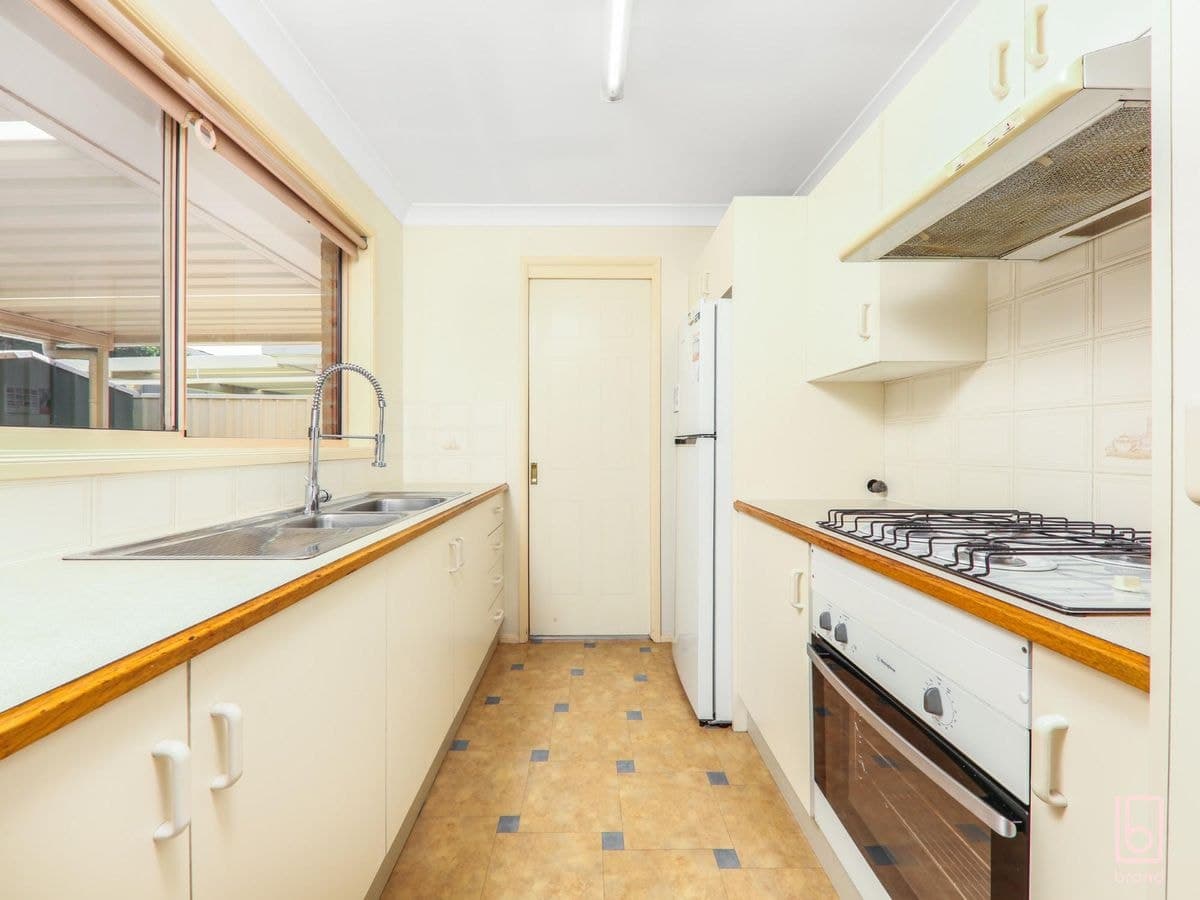 4 Elm Place, BLUE HAVEN, Blue Haven - Thumbnail 7