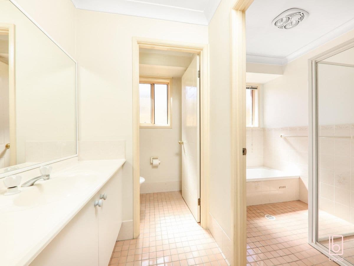 4 Elm Place, BLUE HAVEN, Blue Haven - Thumbnail 8