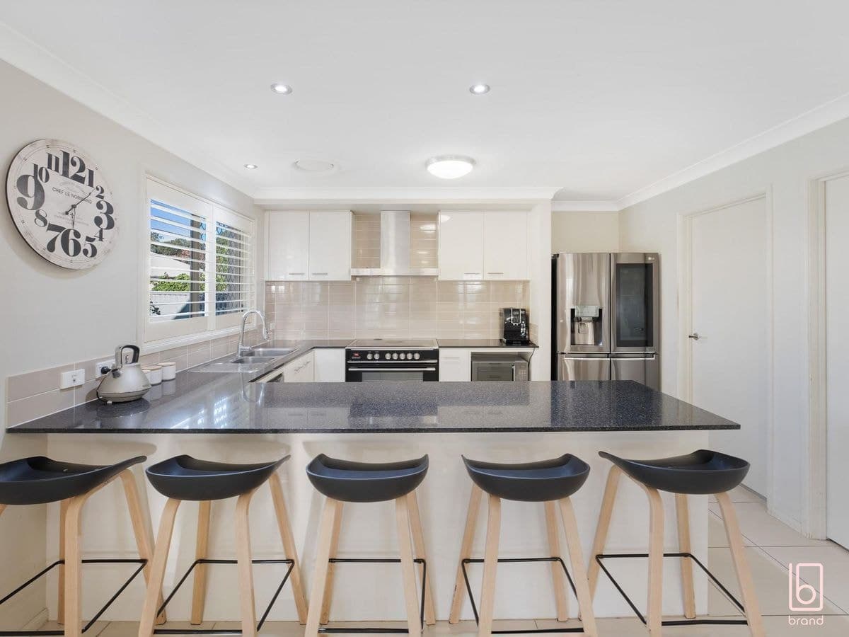 4 Wirruna Street, WOONGARRAH, Woongarrah - Thumbnail 4