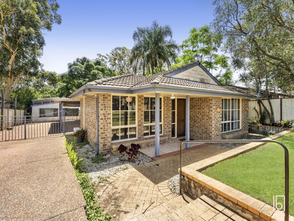18 Catherine Street, MANNERING PARK, Mannering Park - Thumbnail 5