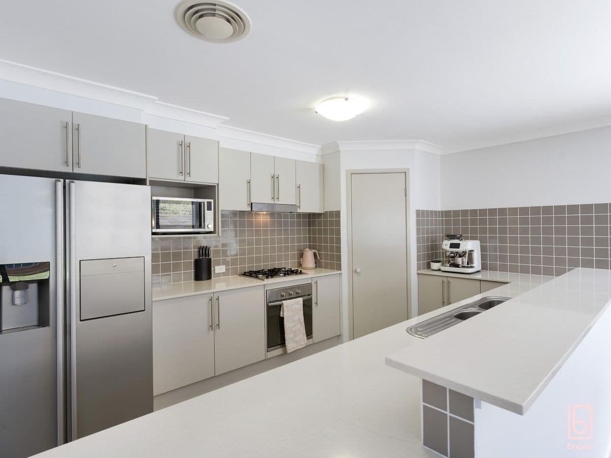 48 Waterside Drive, WOONGARRAH, Woongarrah - Thumbnail 4
