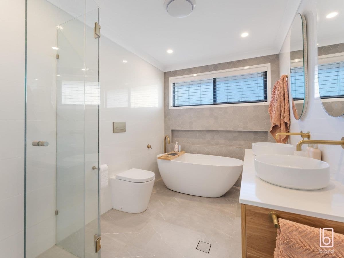 48 Waterside Drive, WOONGARRAH, Woongarrah - Thumbnail 5