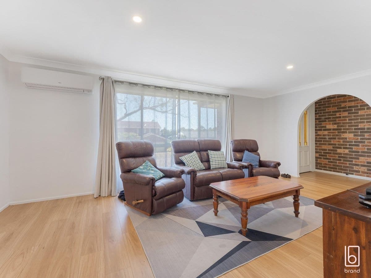 38 Twin Lakes Drive, LAKE HAVEN, Lake Haven - Thumbnail 5