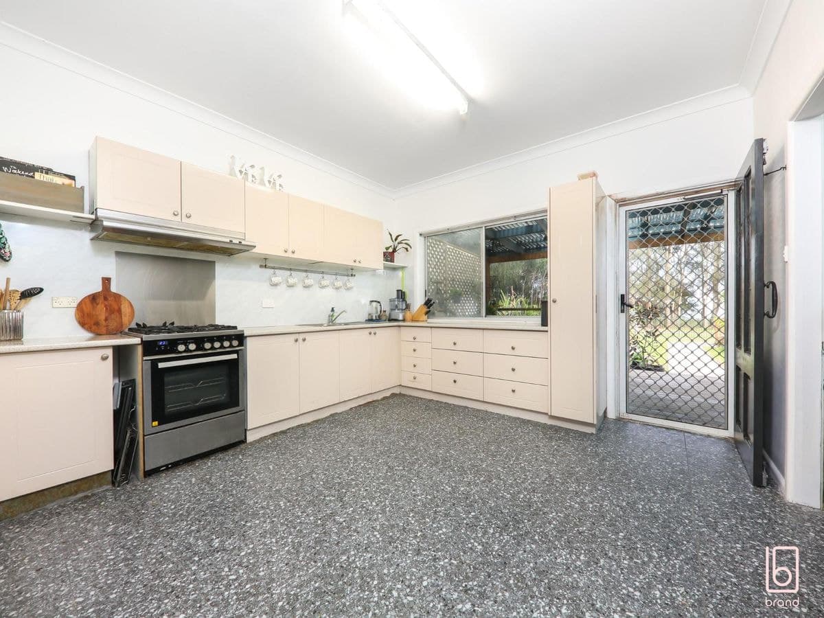 265 Lakedge Avenue, BERKELEY VALE, Berkeley Vale - Thumbnail 7