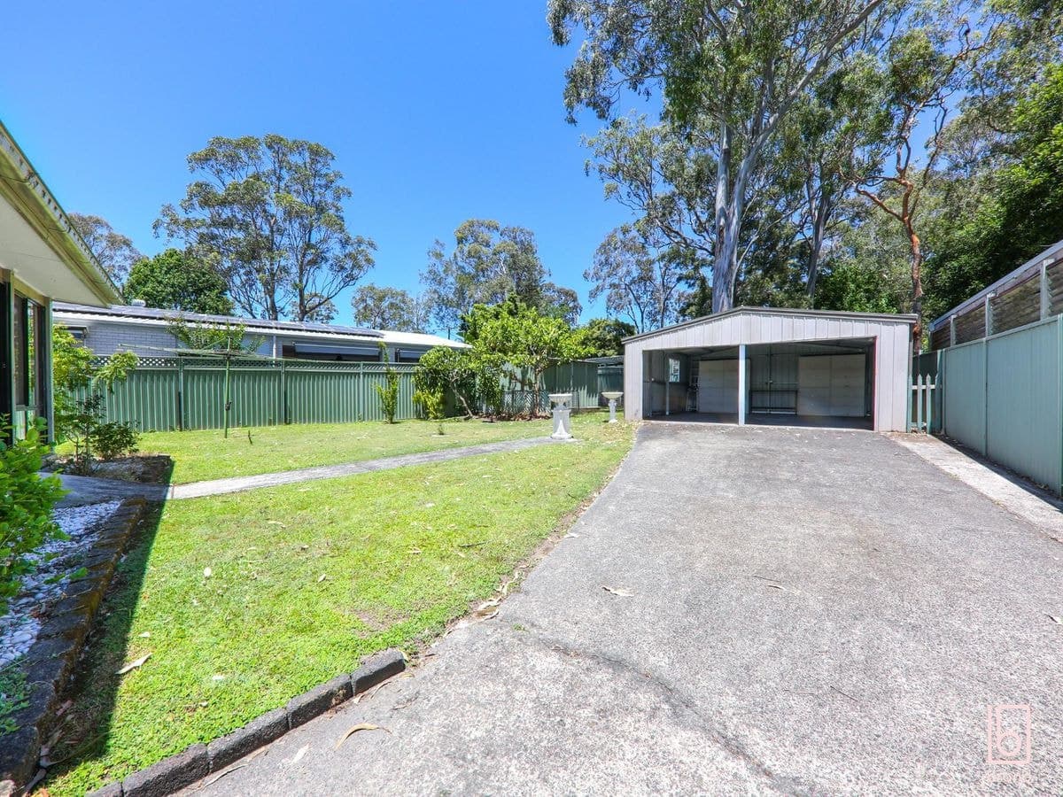 16 Lakeshore Avenue, KINGFISHER SHORES, Kingfisher Shores - Image 1