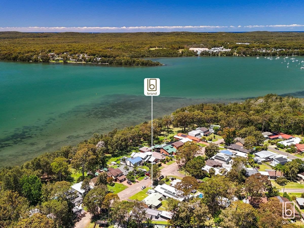 16 Lakeshore Avenue, KINGFISHER SHORES, Kingfisher Shores - Thumbnail 2
