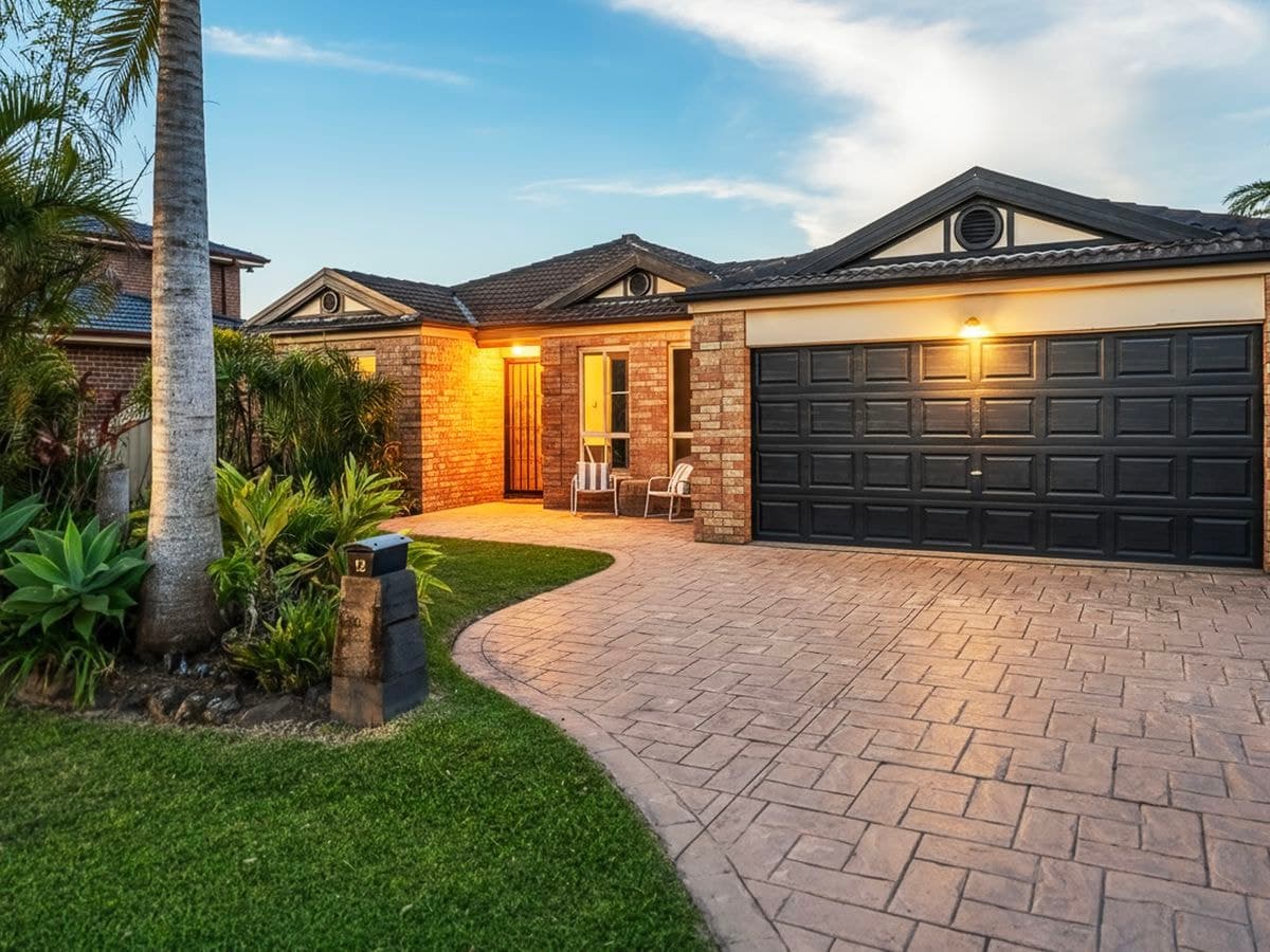 12 Sterling Way, HAMLYN TERRACE, Hamlyn Terrace - Thumbnail 2