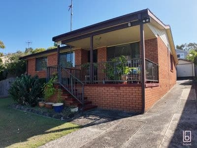 6 & 6A Woolana Avenue, BUDGEWOI, Budgewoi - Thumbnail 2