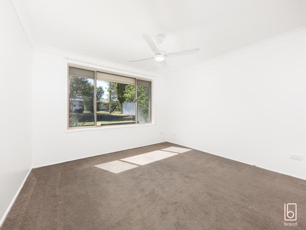 16 White Swan Avenue, BLUE HAVEN, Blue Haven - Thumbnail 8