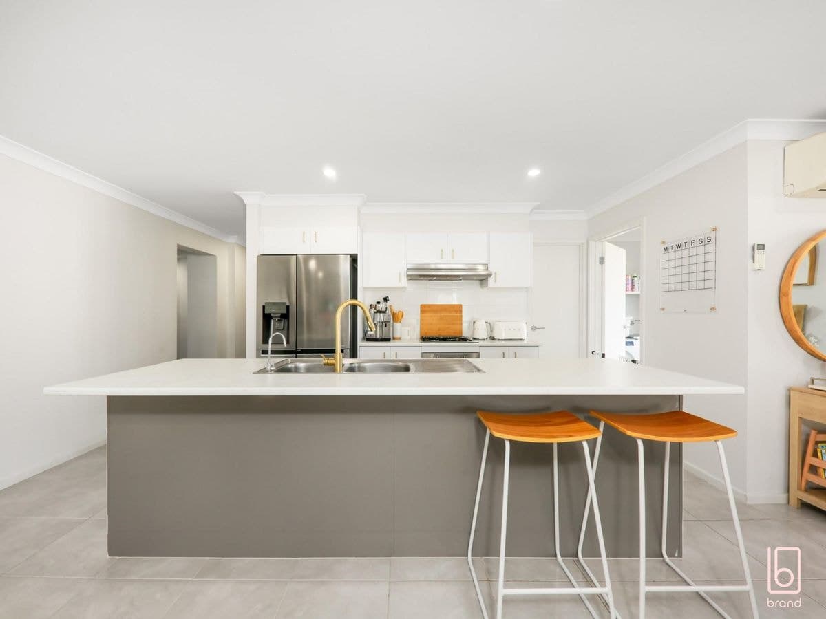 14 Adele Avenue, WADALBA, Wadalba - Thumbnail 4