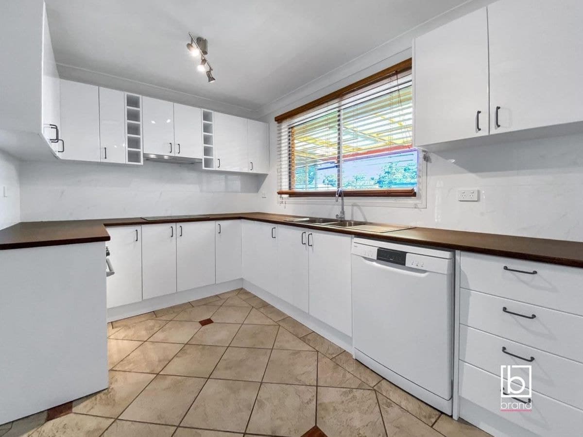 68 Robson Avenue, GOROKAN, Gorokan - Thumbnail 6