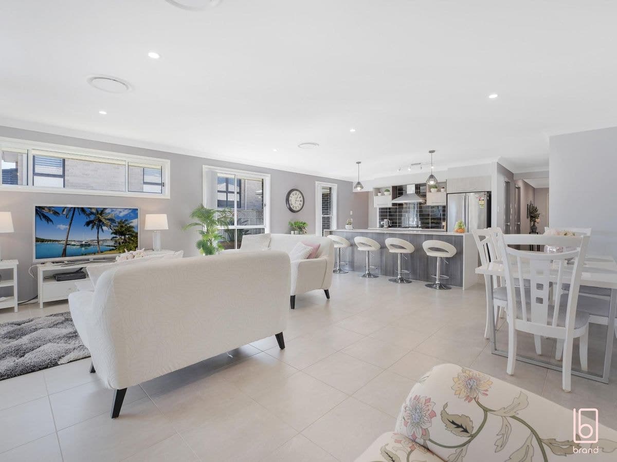 3 Kuttabul Road, WADALBA, Wadalba - Thumbnail 7