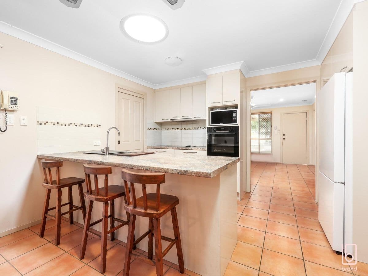 4 Castlereagh Crescent, BATEAU BAY, Bateau Bay - Thumbnail 4