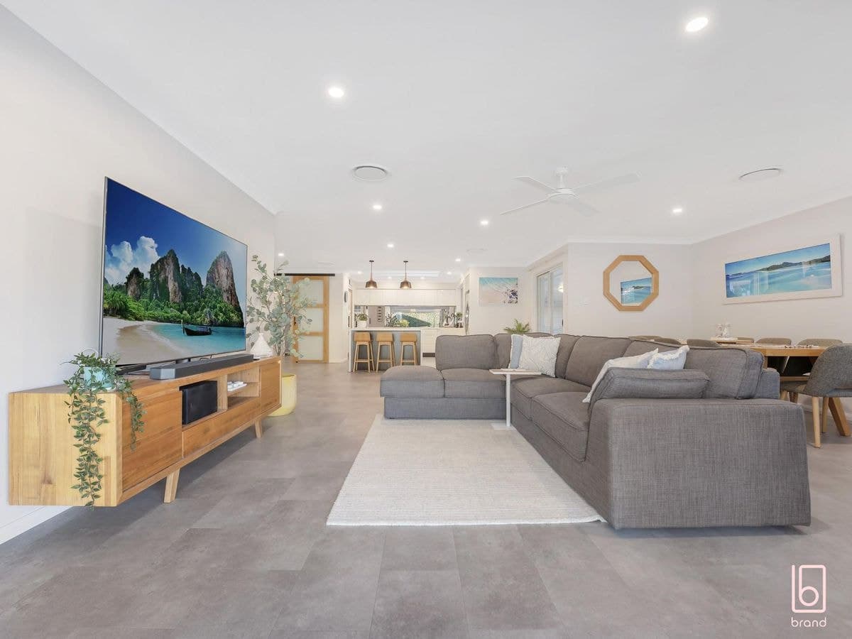 8 Peppercorn Avenue, WOONGARRAH, Woongarrah - Thumbnail 7