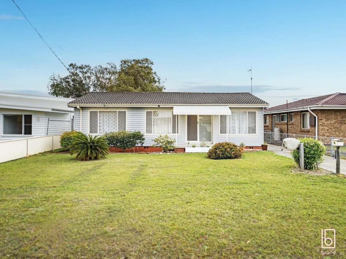 8 Canton Parade, NORAVILLE, Noraville - Thumbnail 2