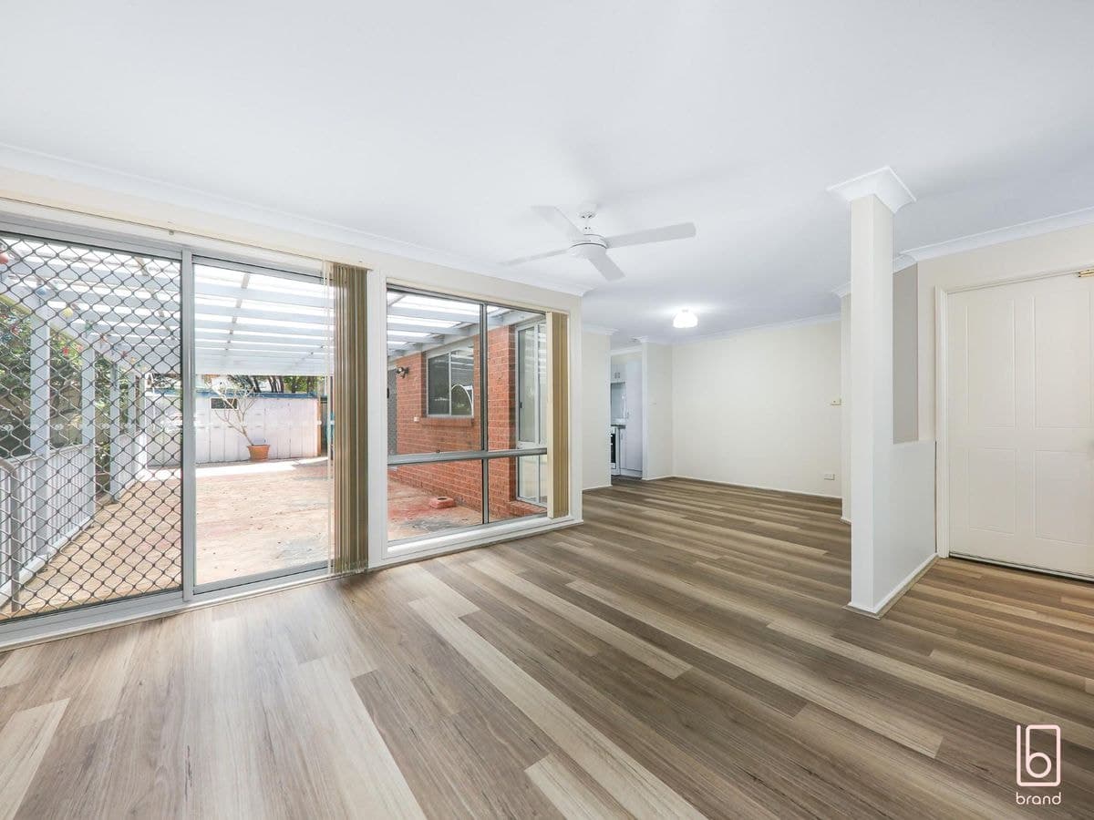 7 Nambucca Crescent, BLUE HAVEN, Blue Haven - Thumbnail 5