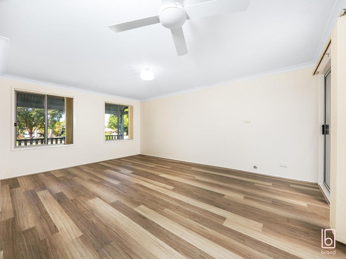 7 Nambucca Crescent, BLUE HAVEN, Blue Haven - Thumbnail 6