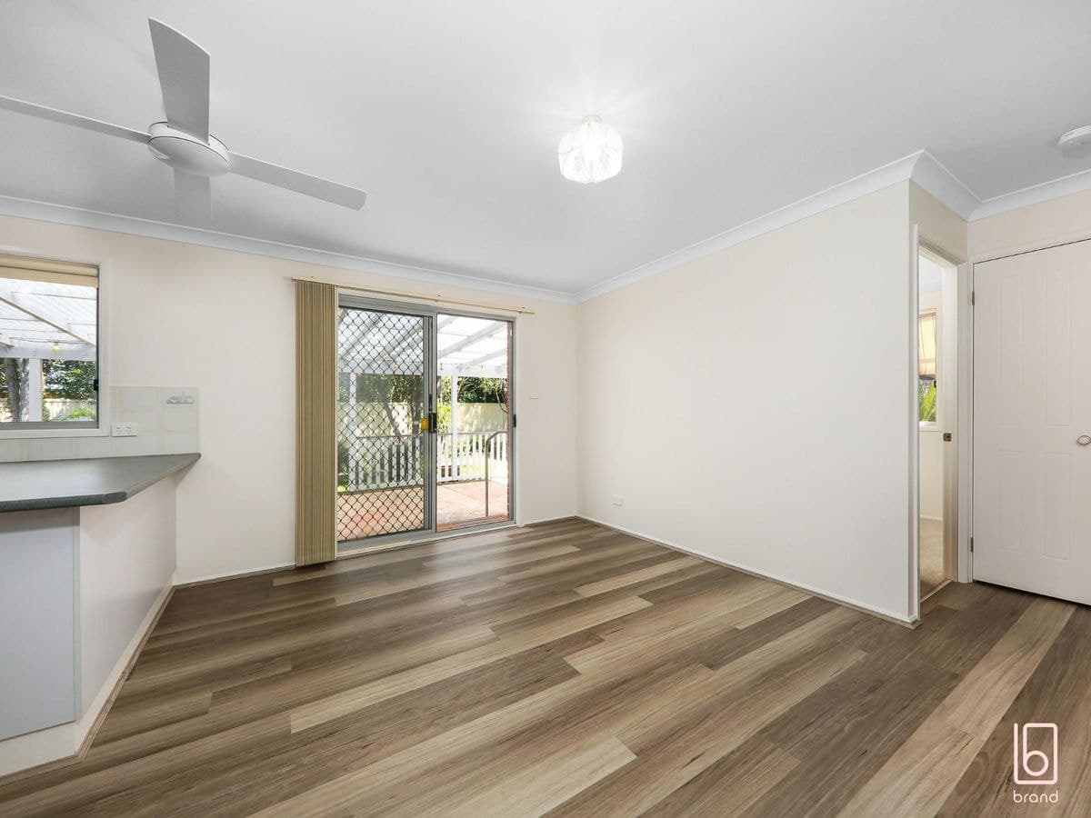 7 Nambucca Crescent, BLUE HAVEN, Blue Haven - Thumbnail 8