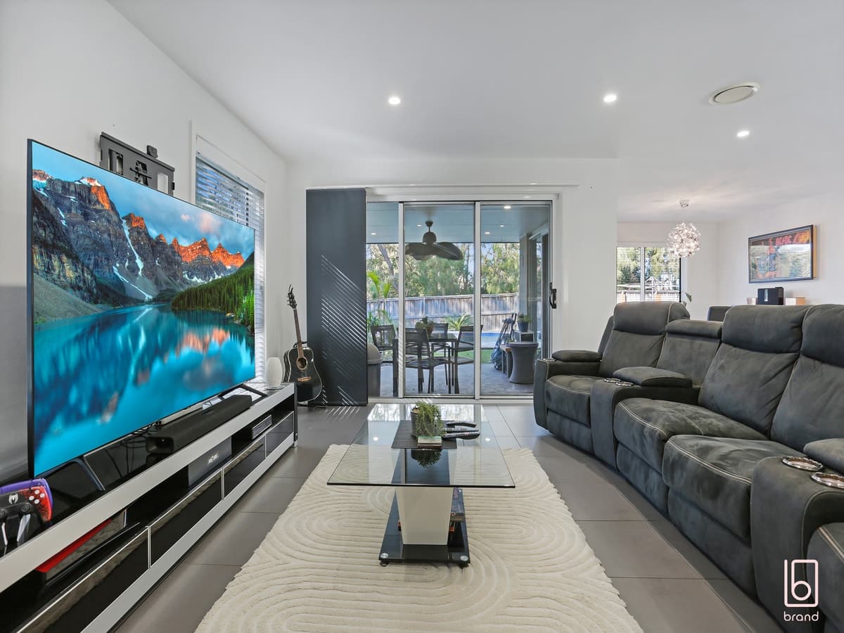 46 Stan Johnson Drive, HAMLYN TERRACE, Hamlyn Terrace - Thumbnail 8