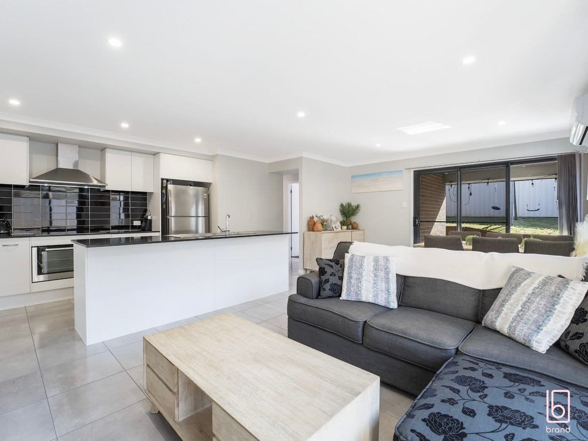 12 Eleanor Close, HAMLYN TERRACE, Hamlyn Terrace - Thumbnail 4