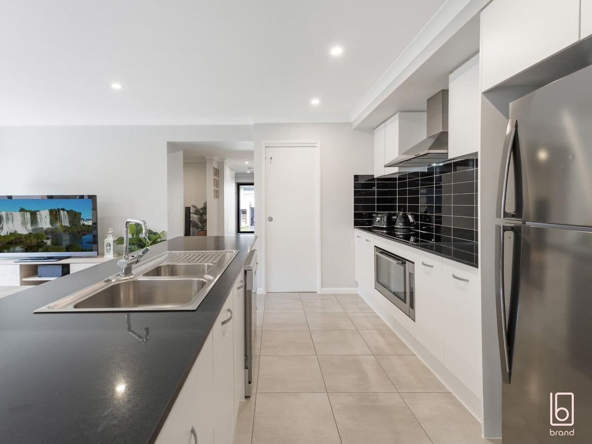 12 Eleanor Close, HAMLYN TERRACE, Hamlyn Terrace - Thumbnail 7