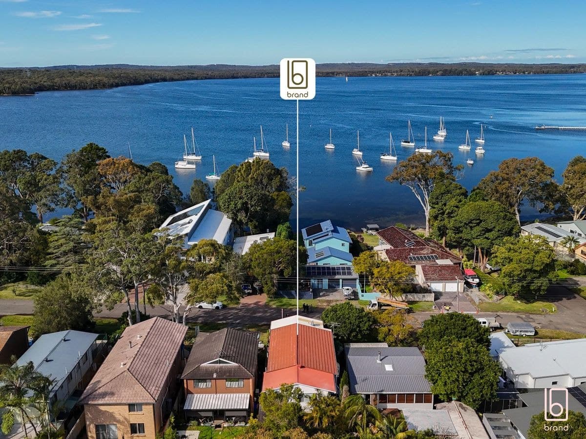 MANNERING PARK, Mannering Park - Image 1