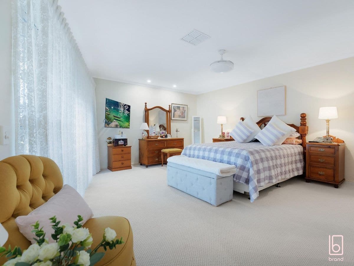 7 Tomaree Crescent, WOONGARRAH, Woongarrah - Thumbnail 7