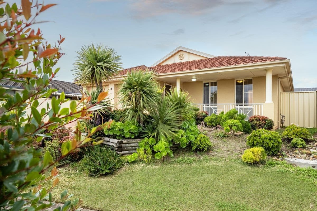 6 Vulcan Place, HAMLYN TERRACE, Hamlyn Terrace - Thumbnail 4