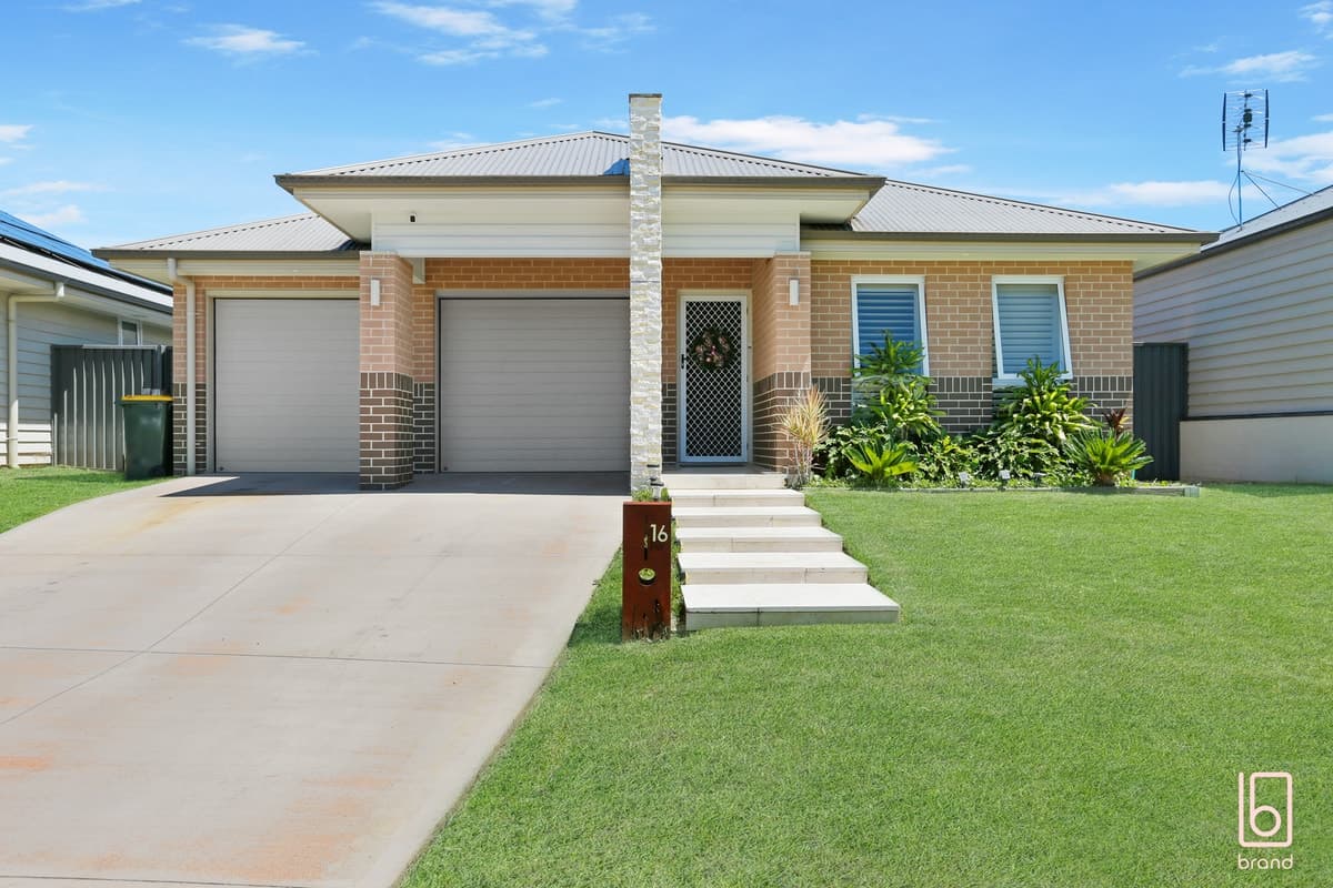 16 Loretto Way, HAMLYN TERRACE, Hamlyn Terrace - Thumbnail 3