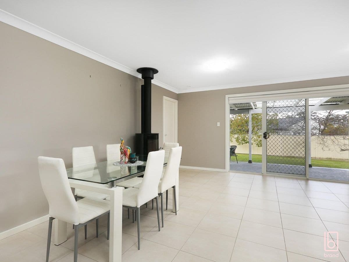 51 Cornwall Avenue, GOROKAN, Gorokan - Thumbnail 7