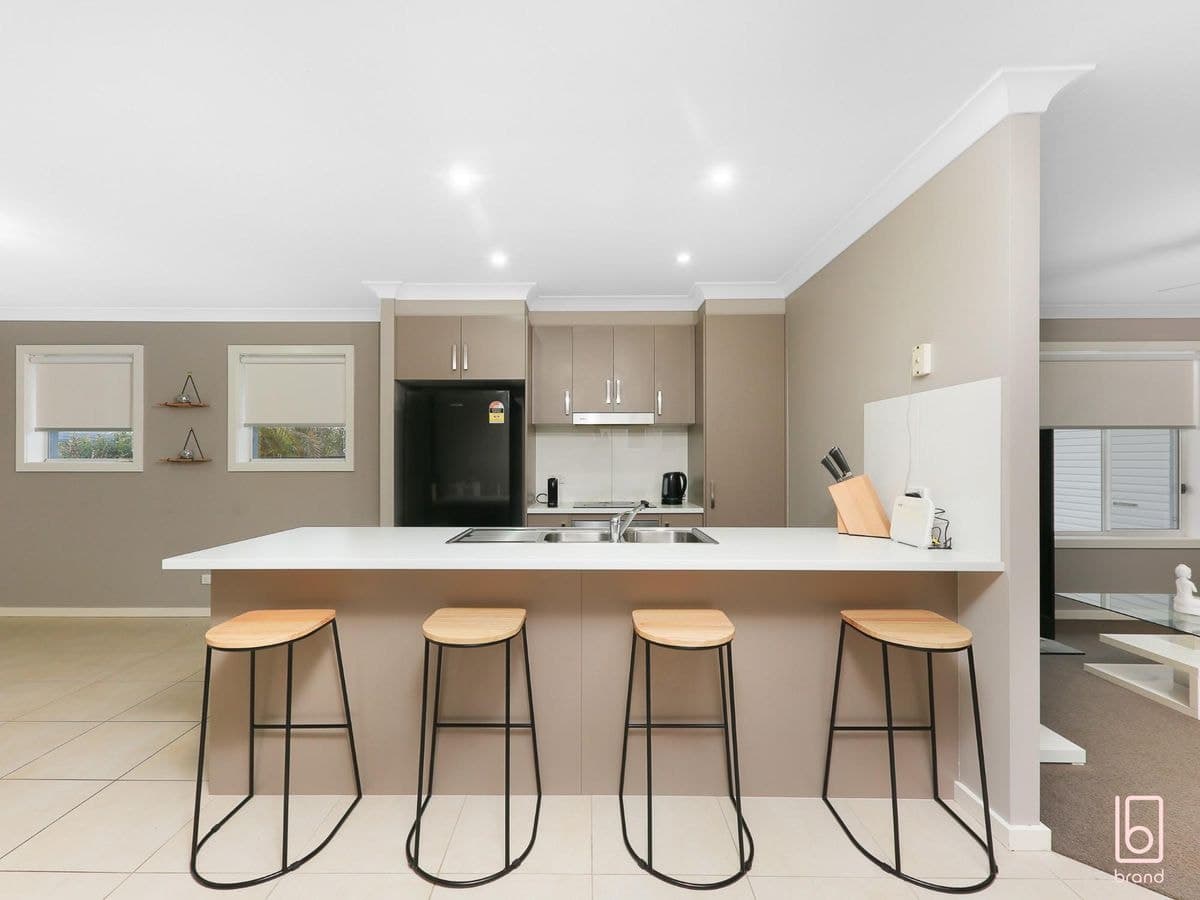 51 Cornwall Avenue, GOROKAN, Gorokan - Thumbnail 8