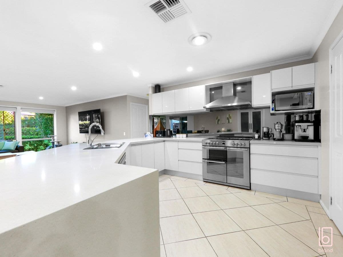 74 Mountain View Drive, WOONGARRAH, Woongarrah - Thumbnail 6