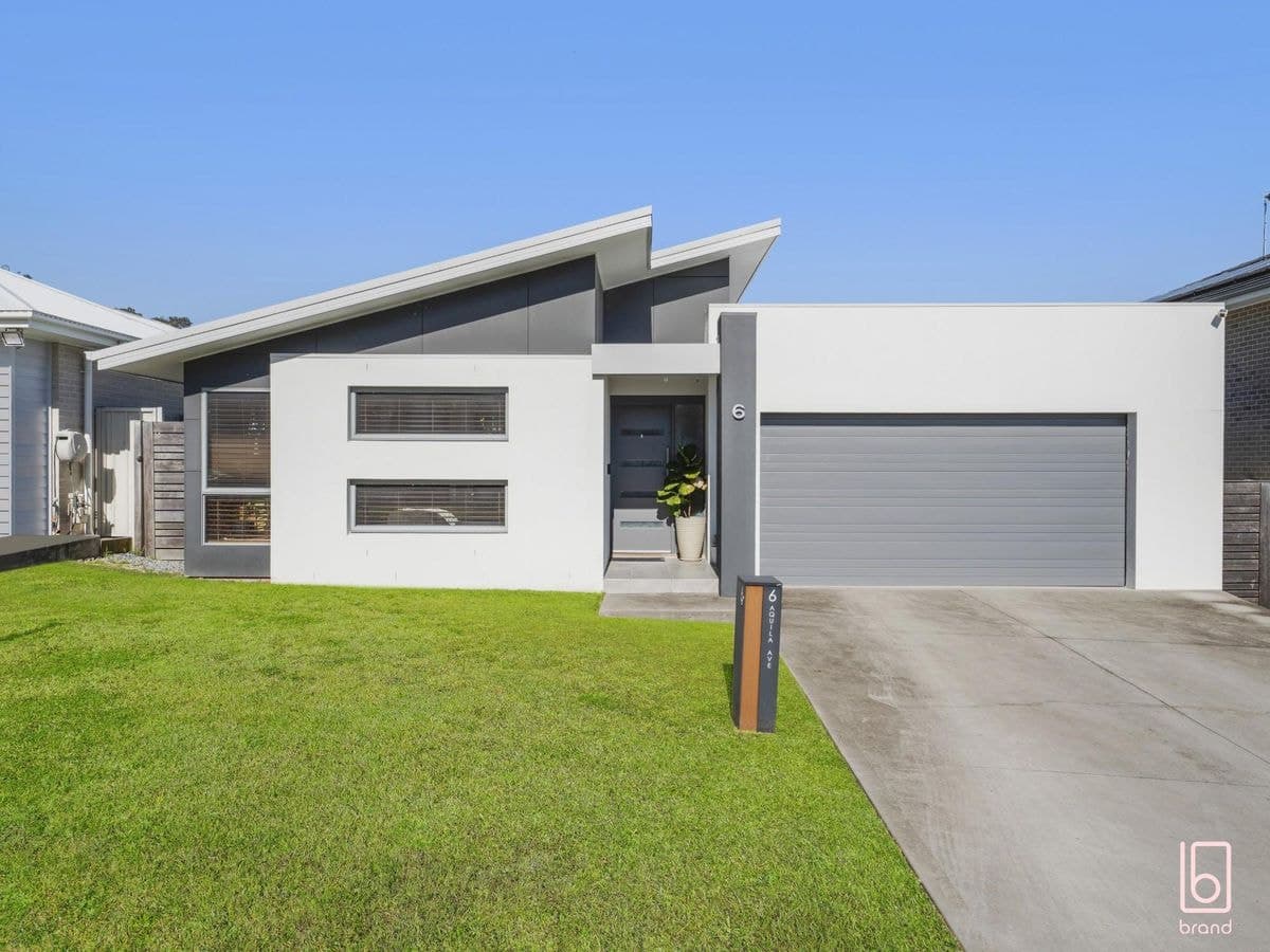 6 Aquila Avenue, WADALBA, Wadalba - Thumbnail 3