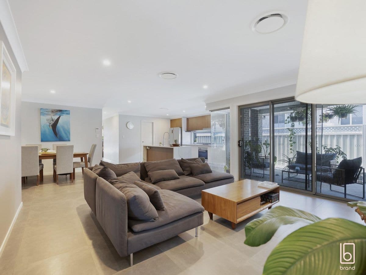 6 Aquila Avenue, WADALBA, Wadalba - Thumbnail 6