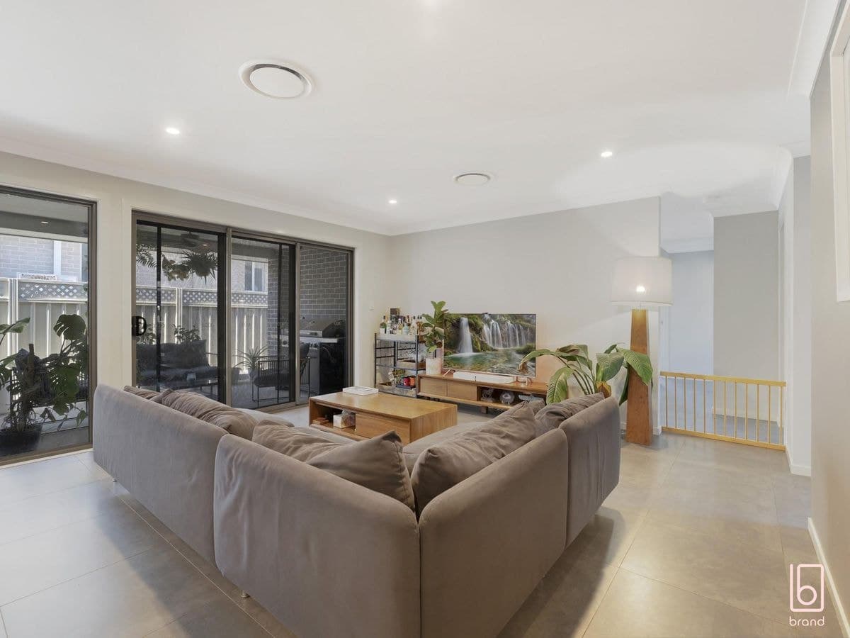 6 Aquila Avenue, WADALBA, Wadalba - Thumbnail 7
