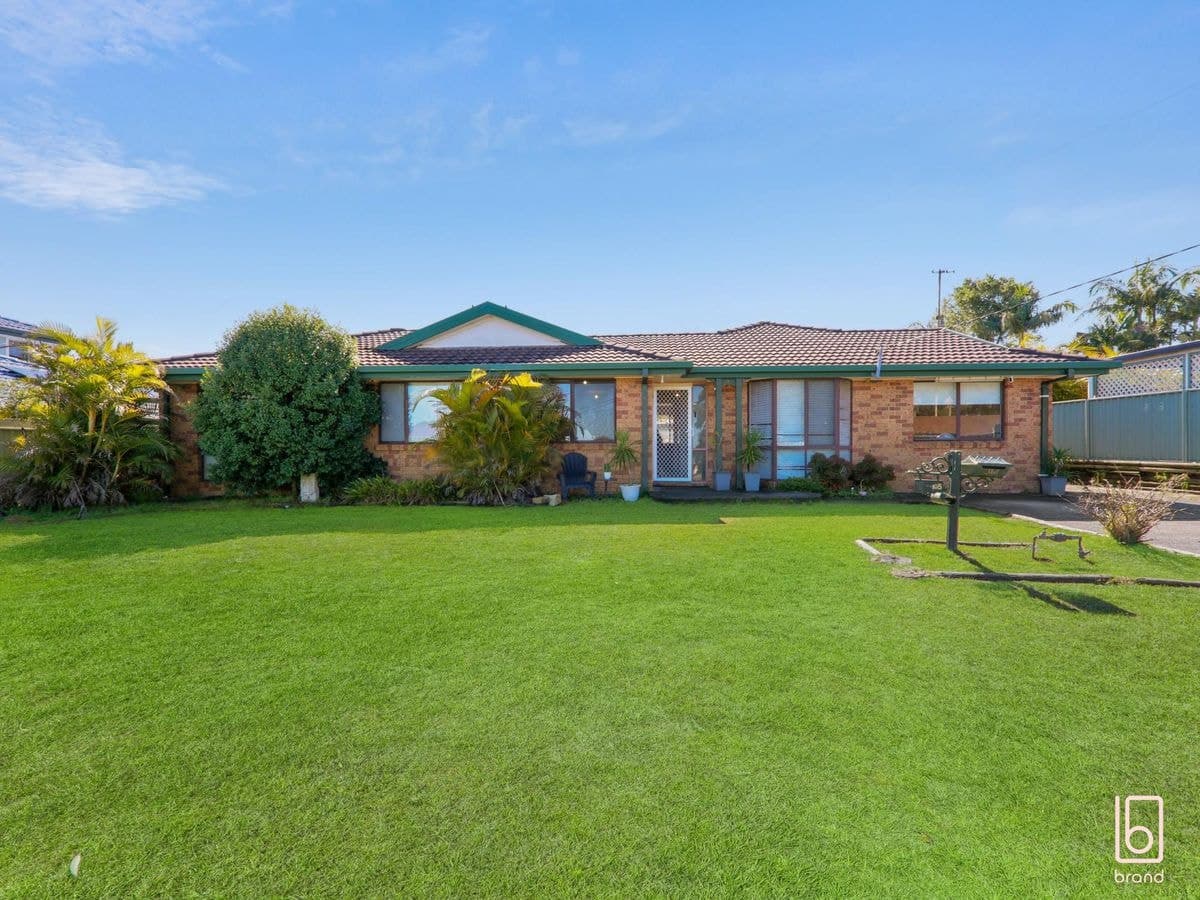 16 Loongana Crescent, BLUE HAVEN, Blue Haven - Thumbnail 3