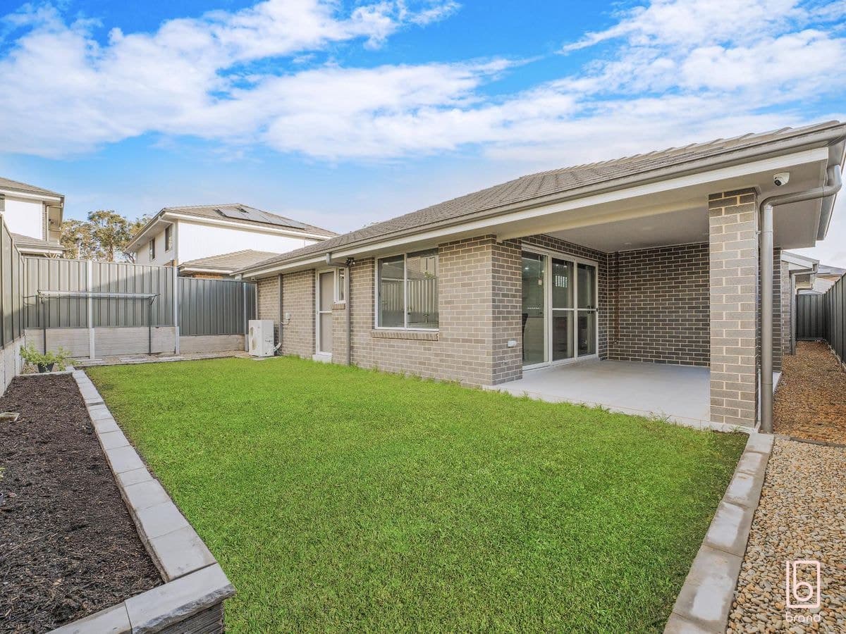 4 Mistletoe Street, WOONGARRAH, Woongarrah - Image 1