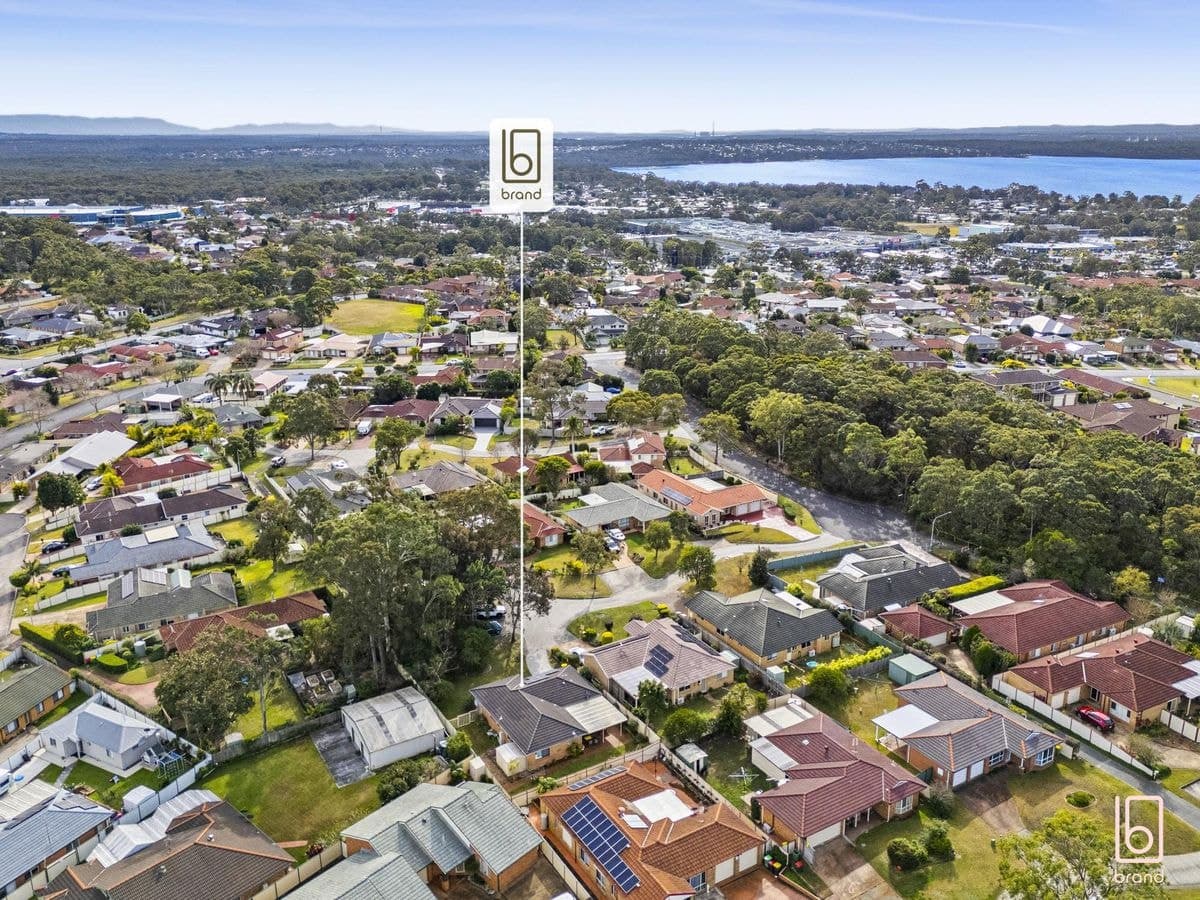 8 Tristram Close, LAKE HAVEN, Lake Haven - Image 1