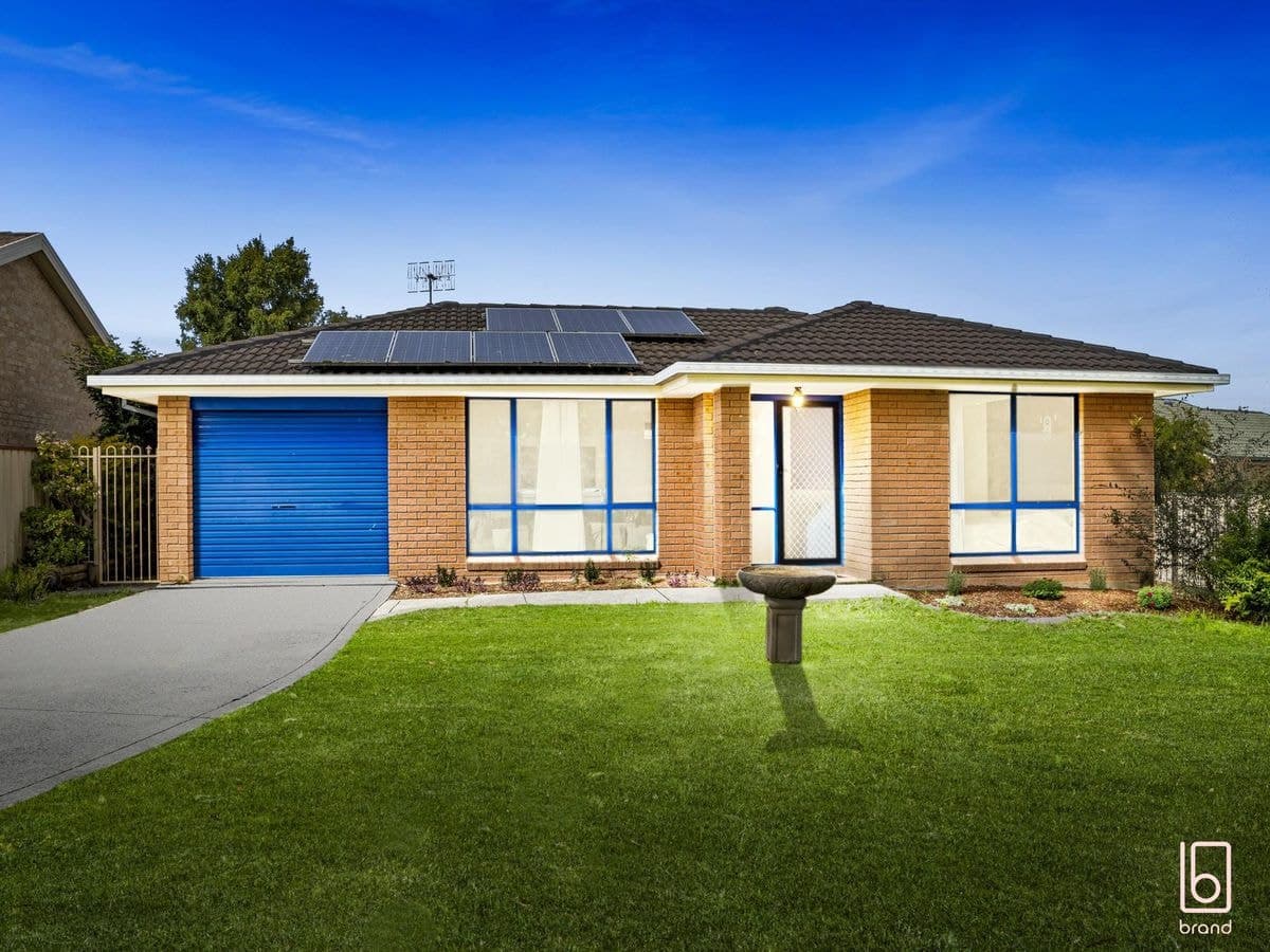 8 Tristram Close, LAKE HAVEN, Lake Haven - Thumbnail 3