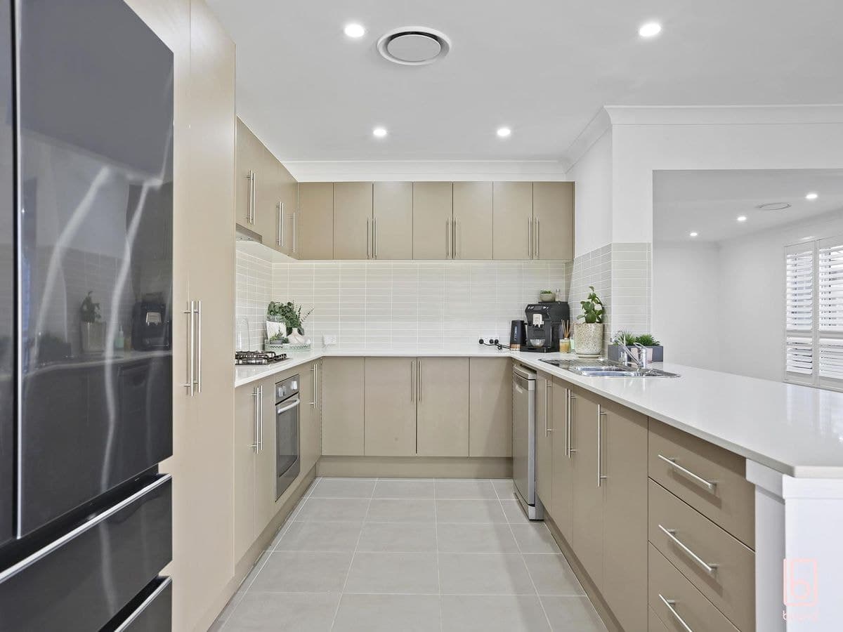 18 Wakool Crescent, WOONGARRAH, Woongarrah - Thumbnail 5