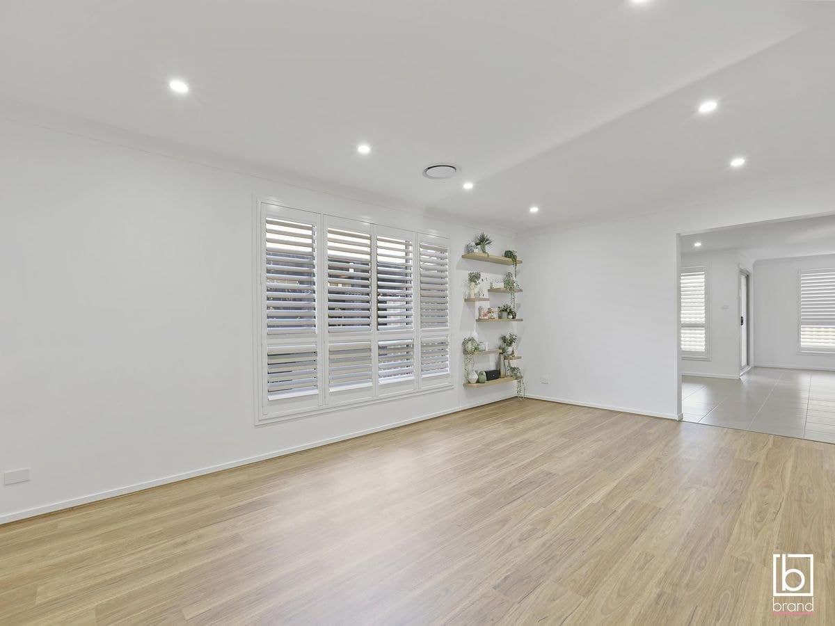 18 Wakool Crescent, WOONGARRAH, Woongarrah - Thumbnail 7